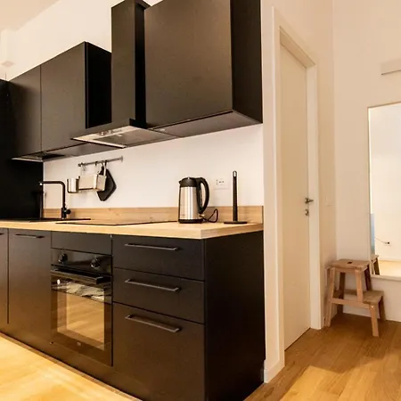 La Belle Maison Apartment
